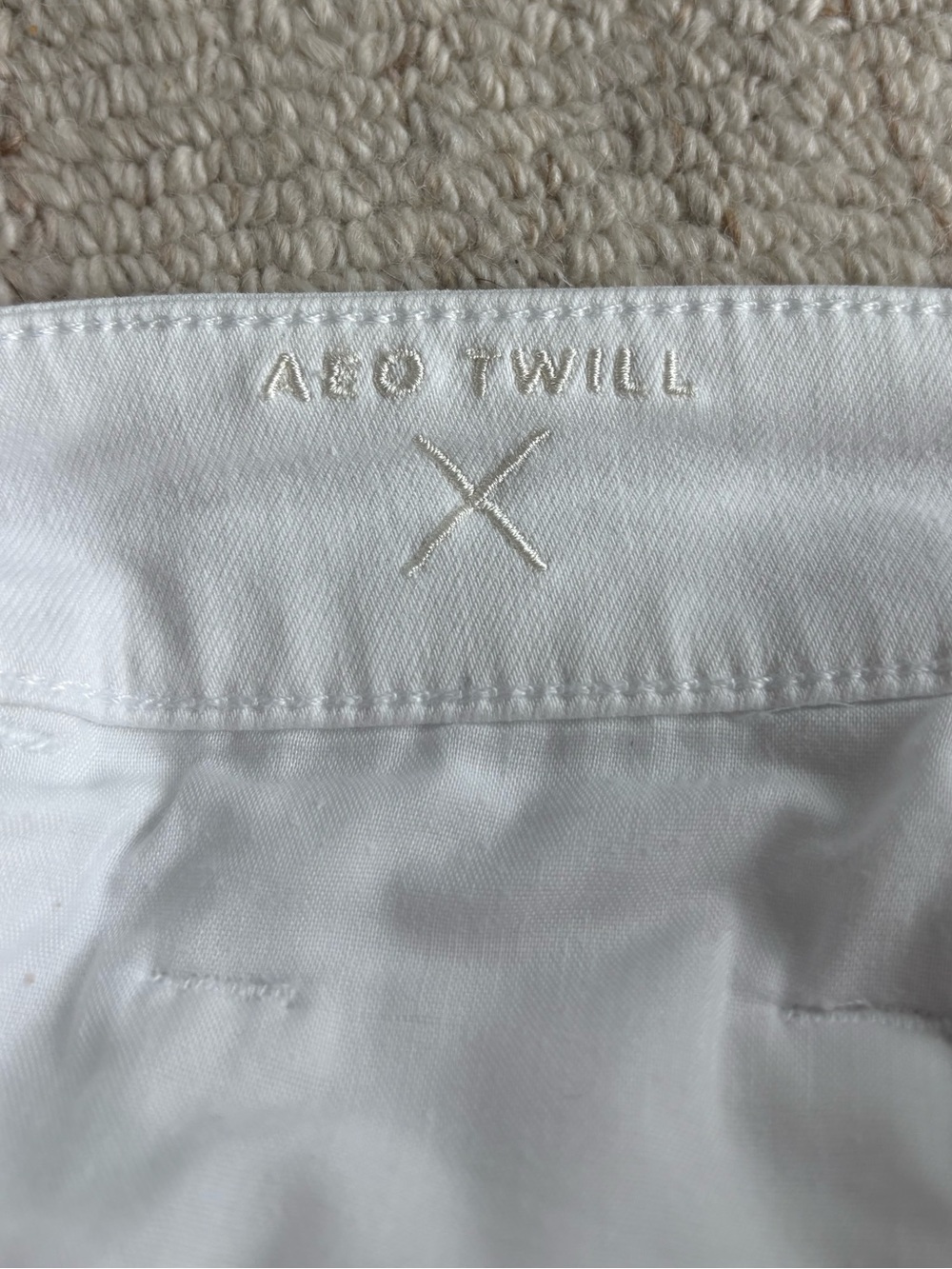 American Eagle AEO Twill Midi Shorts White Shorts Super Stretch - Size 6 - Picture 5 of 10